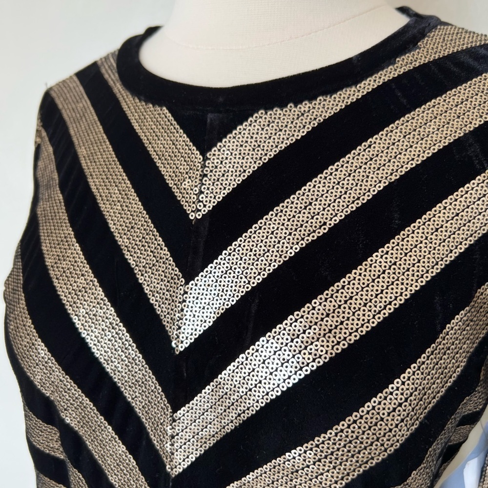 INC International Concepts Velvet Sequined Chevron Top Black and Gold - Picture 5 of 6